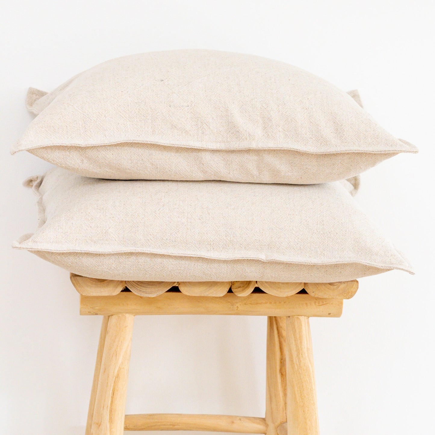 (Set of 2) 100% linen/cotton blend textured cushion cover, straight edge with Flange - Natural